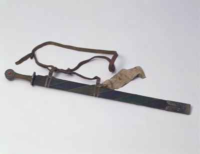 图片[1]-Iron handle leather scabbard scalpel-China Archive